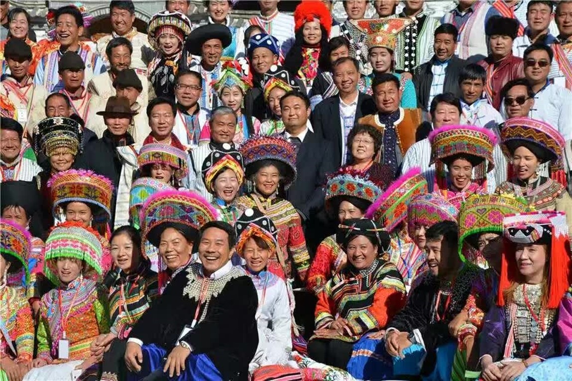 A group photo with Lisu leaders in China